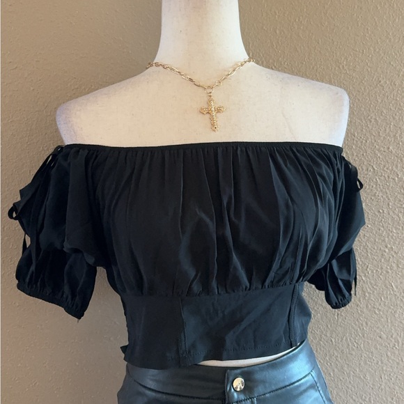 Crop off the shoulder black top - Picture 10 of 12